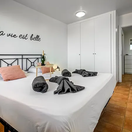Апартаменты Paraiso Amazing And Sea View *